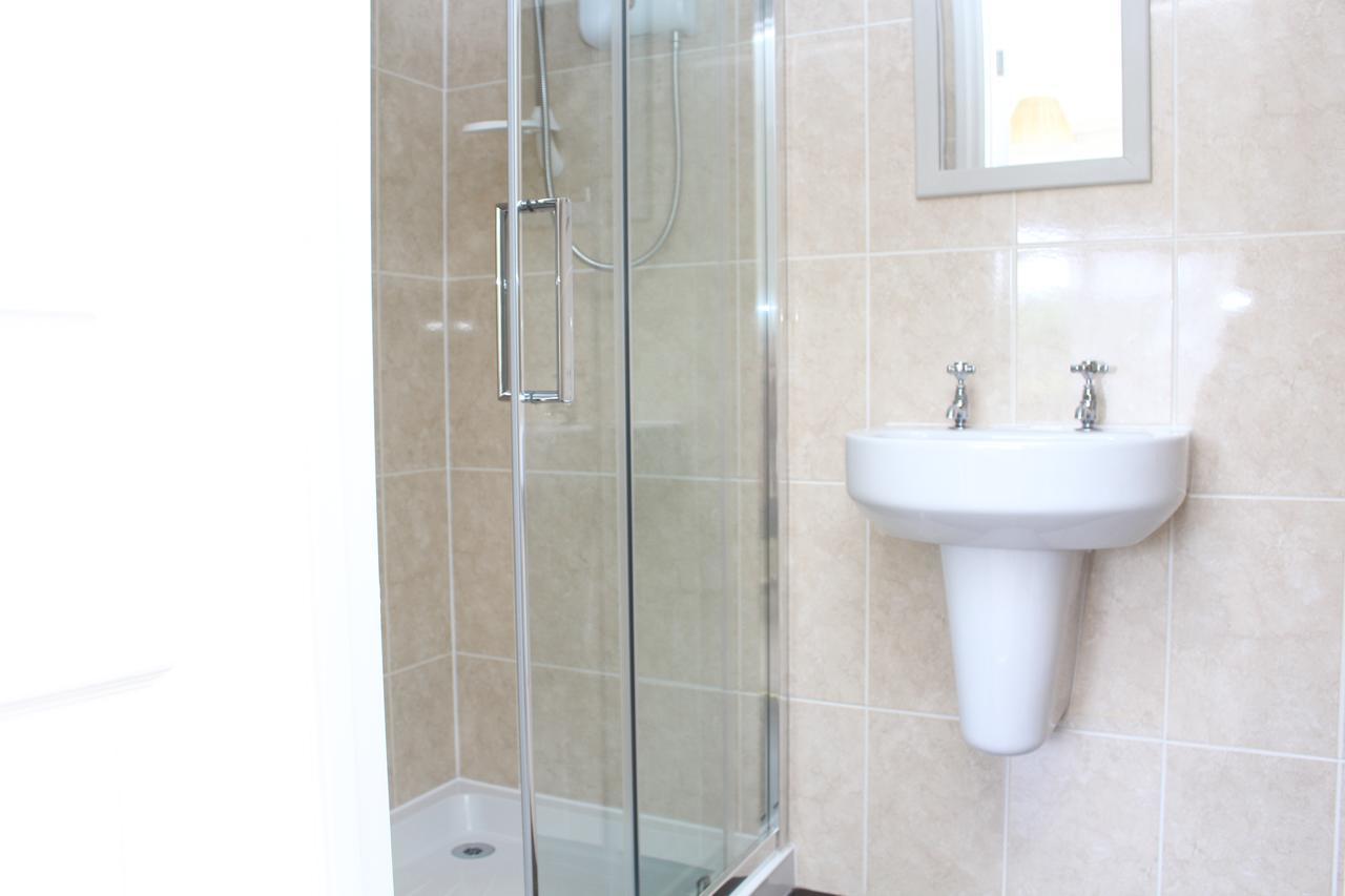 וויטני Laurels Guesthouse מראה חיצוני תמונה